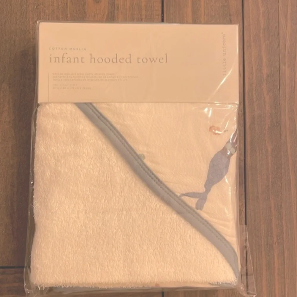 COPY - NWT Anthropologie Little Unicorn Hooded Baby Bath Towel. OS